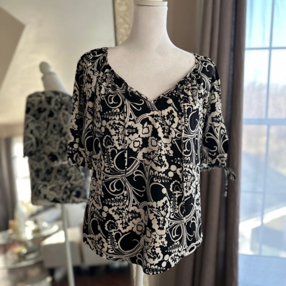 Ann‎ Taylor Loft Top. Size XS